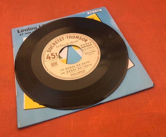 Vinyle 45 tours Loulou Legrand et son orchestre musette Danses de la pomme (1957) - photo numéro 5