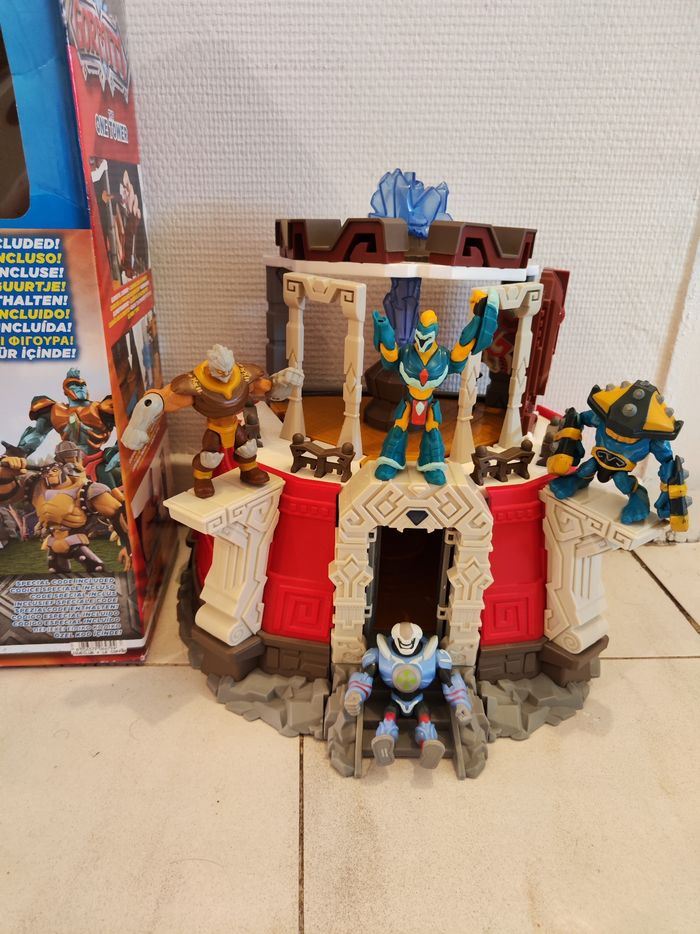 Tour des éléments Gormiti + figurines