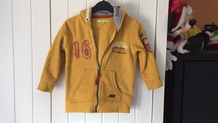 Gilet à capuche