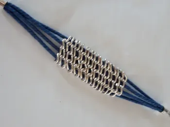Joli bracelet multirangs bleu et argenté