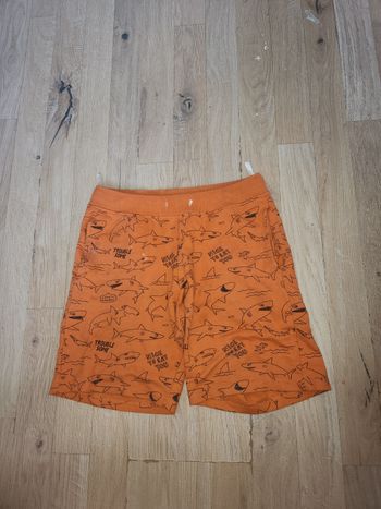 Short avec requins