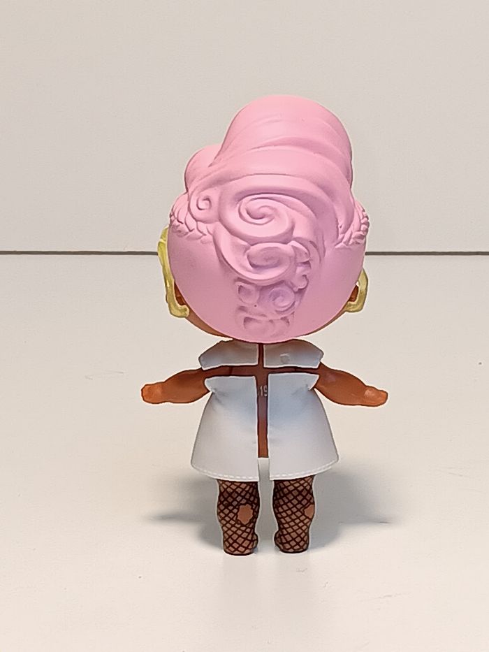 Grunge Grrrl Lol Surprise Confettis Pop Série 3
Poupée et ensemble compris - photo numéro 2