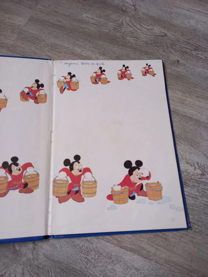 livre l'apprenti sorcier de disney avec mickey - photo numéro 3