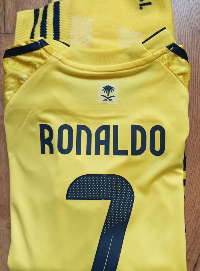 Belle tenue Ronaldo taille 14 ans modèle Al Nasser - photo numéro 5