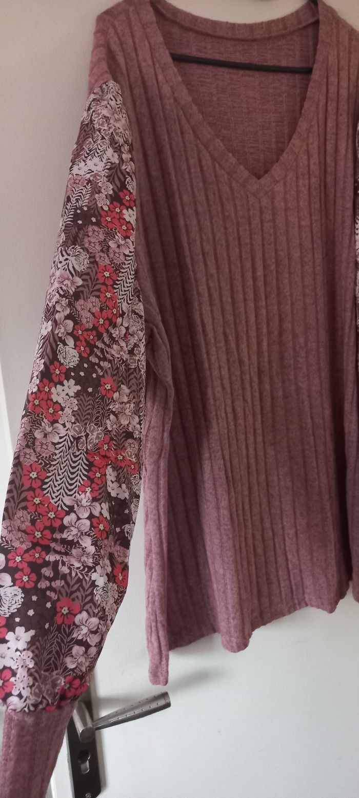 Pull couleur vieux rose manches fleuries - photo numéro 5