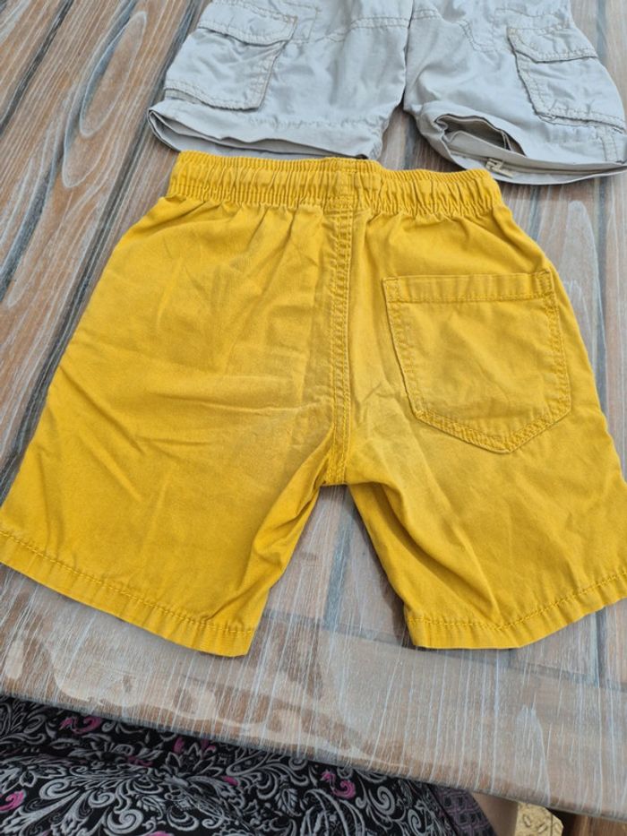 Kiabi short jaune taille 3 ans - photo numéro 3