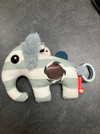 Jeux jouets d éveil éléphant