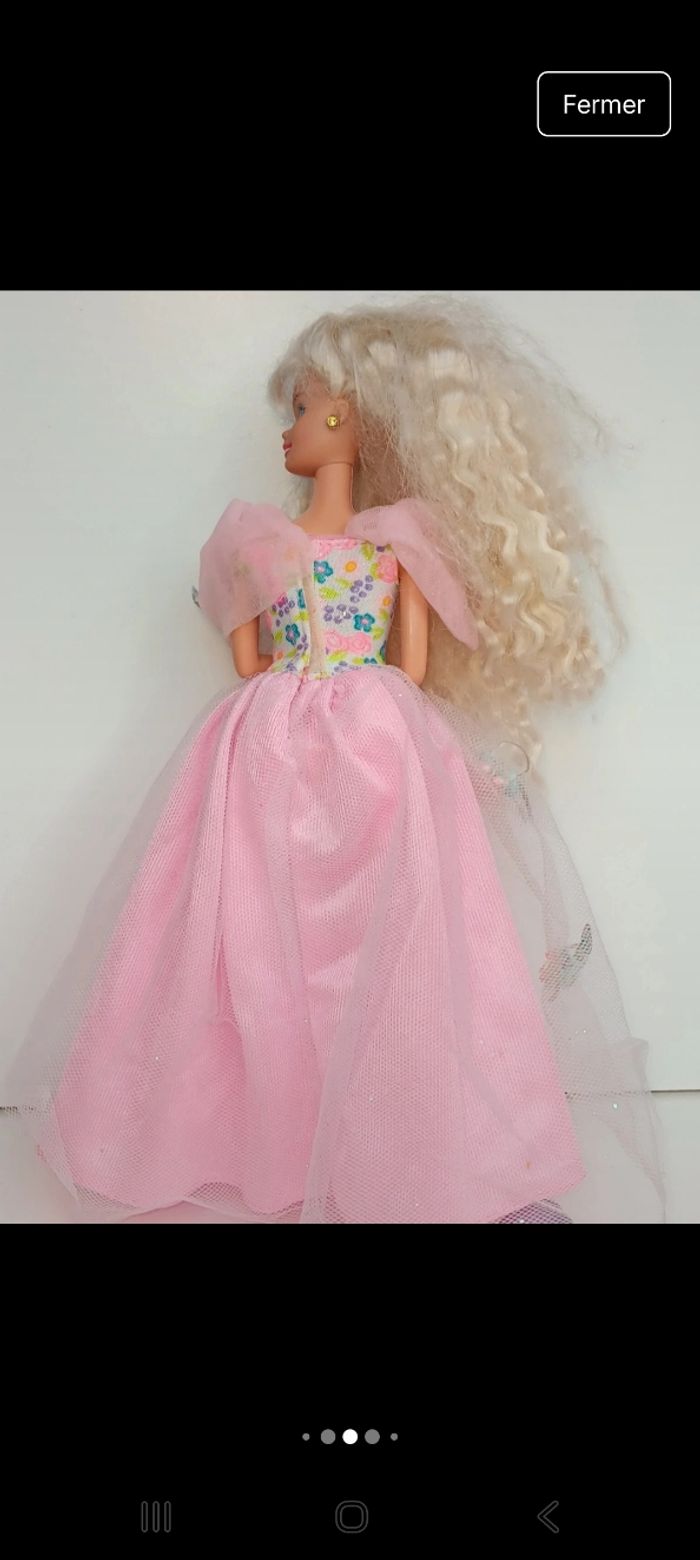 Poupée mattel barbie vintage Barbie butterfly princess blonde robe rose
Poupée et ensemble compri - photo numéro 6