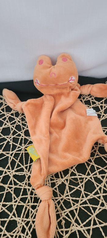 DOUDOU PLAT AUCHAN GRENOUILLE ORANGE