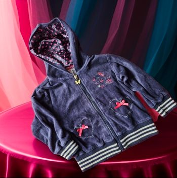 Magnifique veste velours coeurs et noeuds