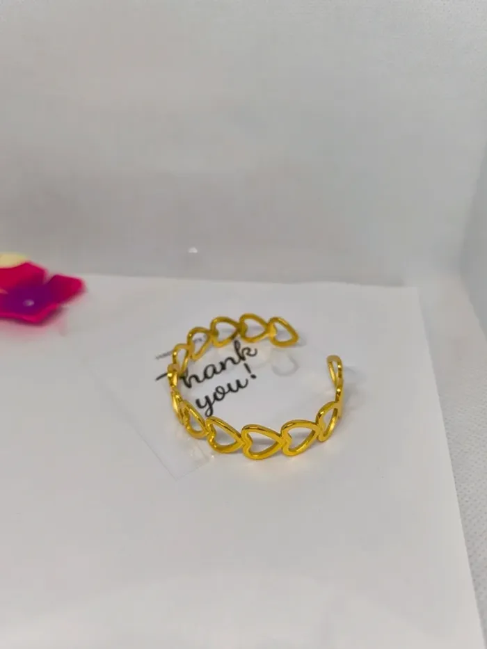 Bracelet manchette doré avec cœurs - photo numéro 6