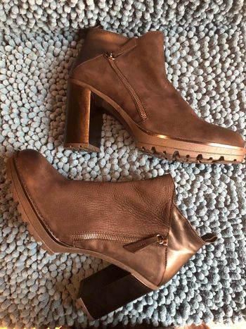 Bottines à talon noires cypres