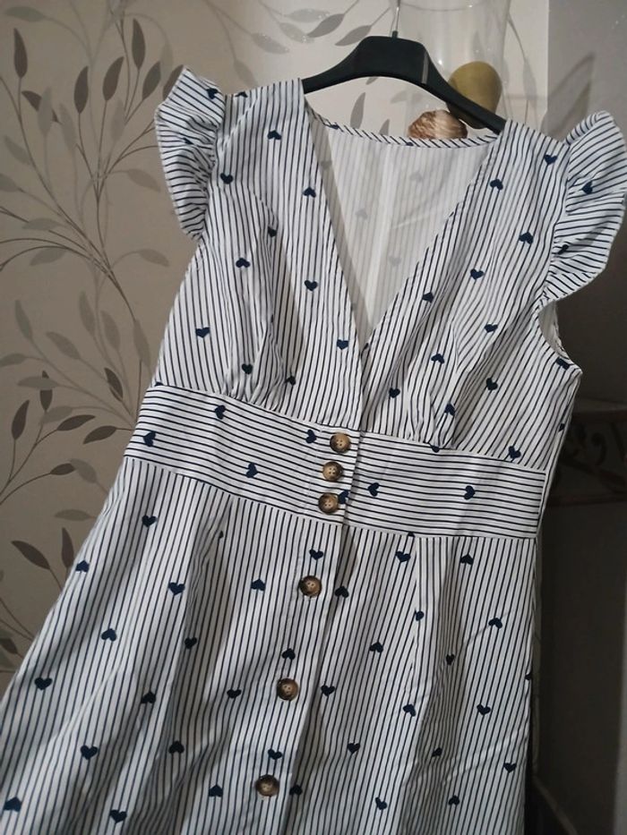 Robe d été boutonnée Shein neuve avec étiquette Taille M - photo numéro 3