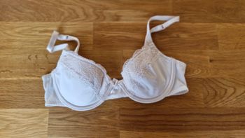(369) articles disponibles                                          Soutien-gorge 85B