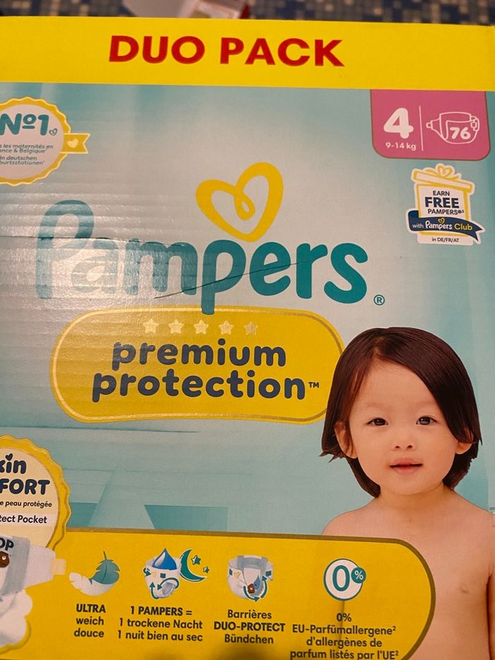 Couche Pampers taille 4