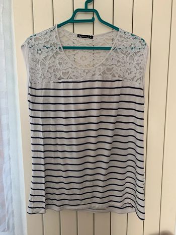t-shirt T42 avec dentelle D’un commun accord