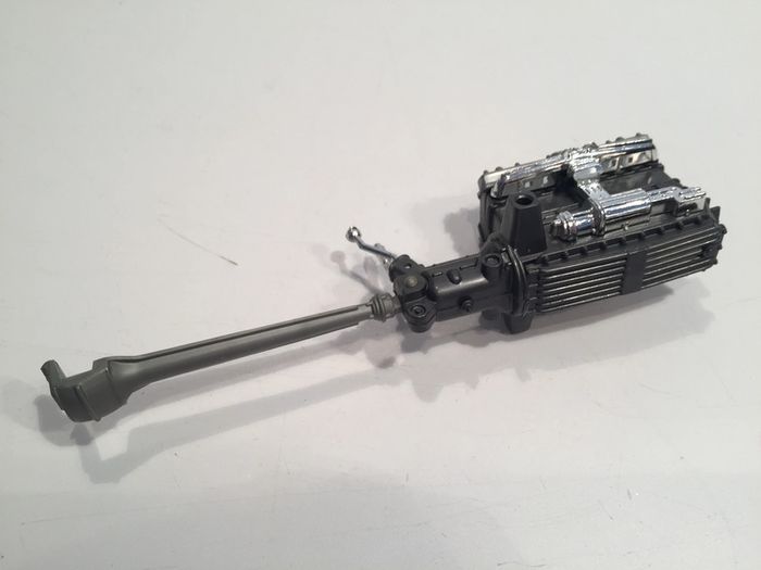 Moteur axe pièce détachée miniature 1/18 Burago Alfa Romeo 2300 spider 1932 #A30 - photo numéro 2