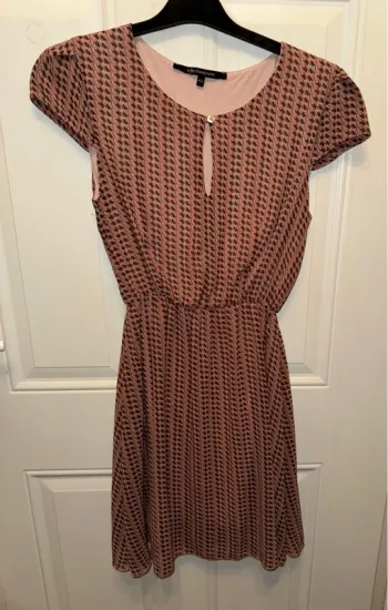 Robe manches courtes taille 42 Marque La Fée Maraboutée