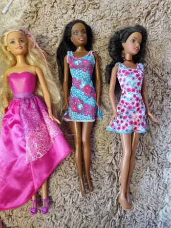 lot poupées barbies