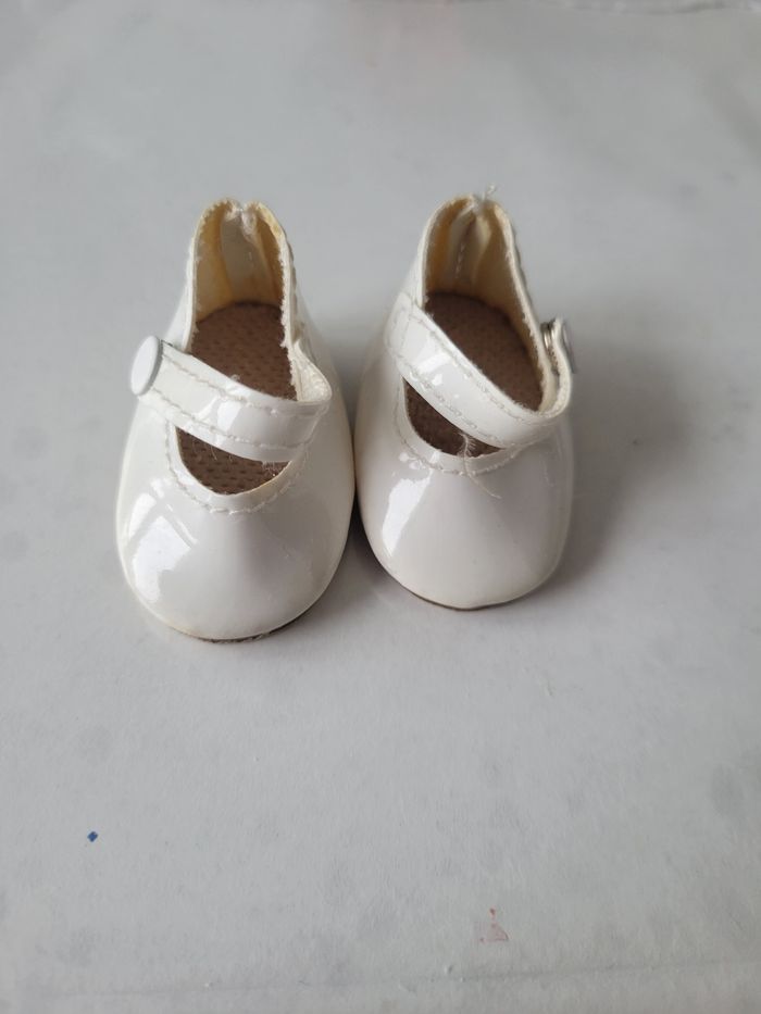 Chaussures blanche pour poupées