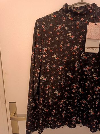 Pull noir à fleurs Naf Naf Taille M Neuf avec étiquette