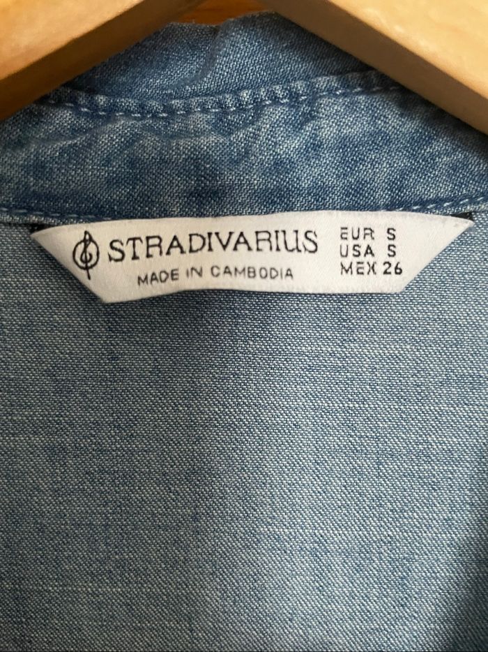 Chemise en jean neuve - photo numéro 2