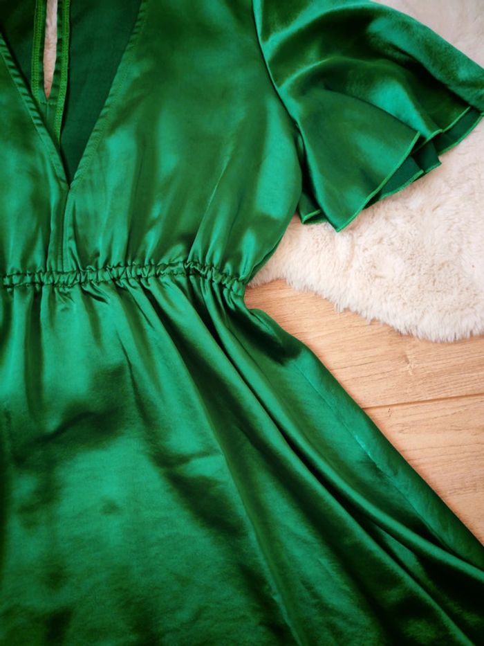Robe verte satinée 42 - photo numéro 4