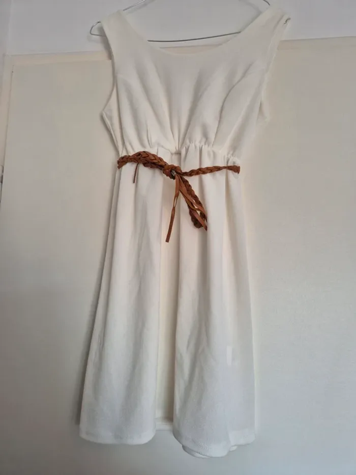 Robe d'été écrue avec jolie ceinture Inside Collection Taille L