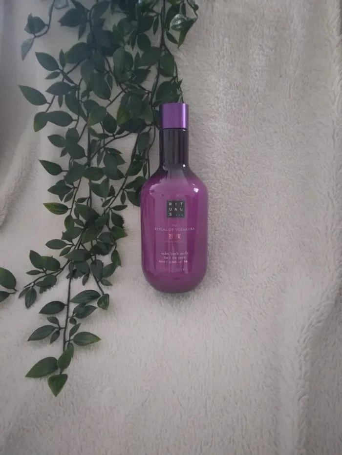 🌸Lait pour le bain Rituals à la cerise noire🌸