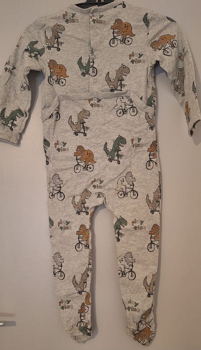 Pyjama 1 pièce avec pieds - photo numéro 2