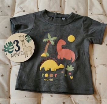 T-shirt dinosaure 3 mois