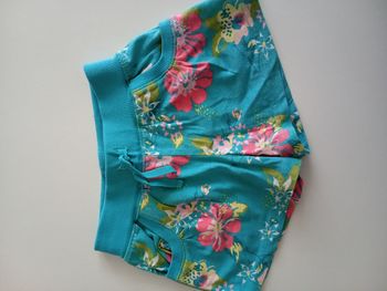 Short fille