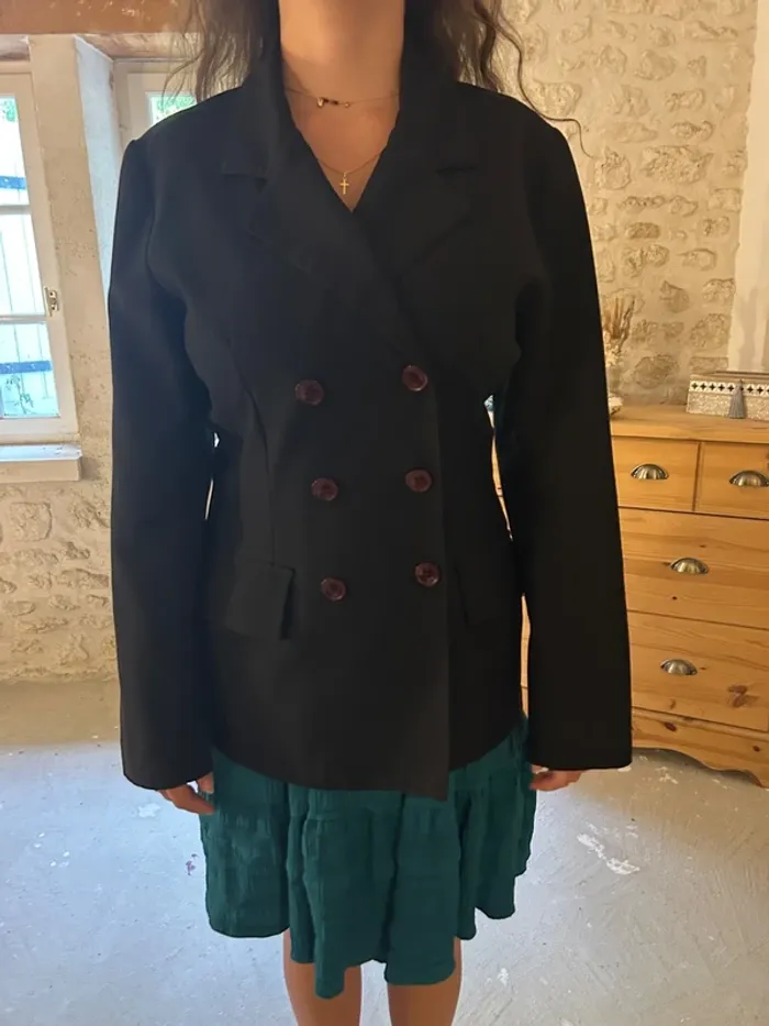 Jolie veste noire - photo numéro 4