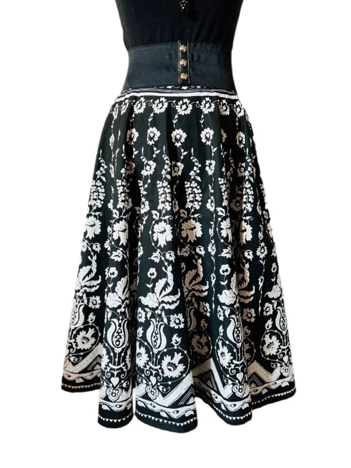 🖤🌿Jupe volante vintage fleurie baroque floral black white mid-length skirt🌿🖤 - photo numéro 4
