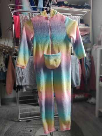Combinaison multicolore licorne