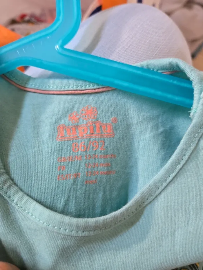 T-shirt fille taille 18mois - photo numéro 3