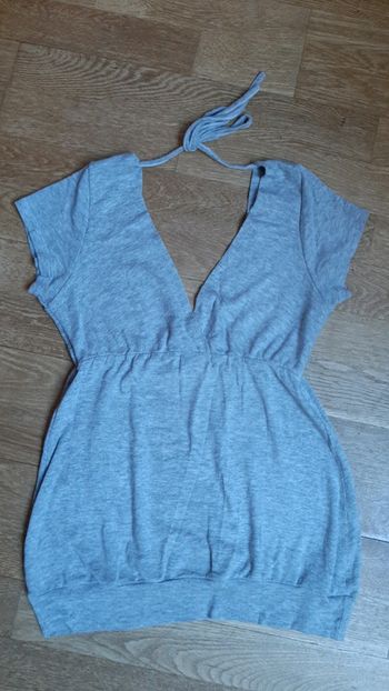 Tshirt ouvert dans le dos