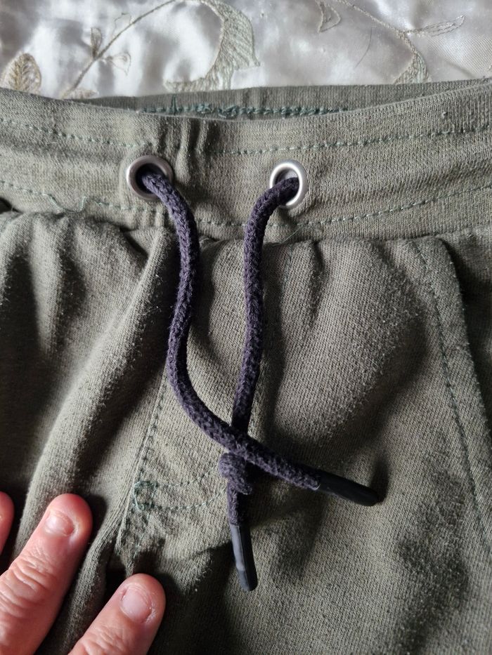 Très beau pantalon cargo taille  élastique - photo numéro 4