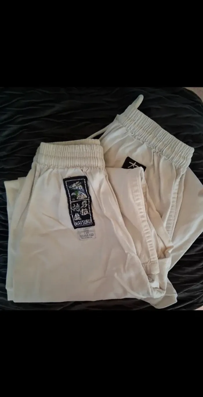 2 pantalons de kimono taille 8 ans