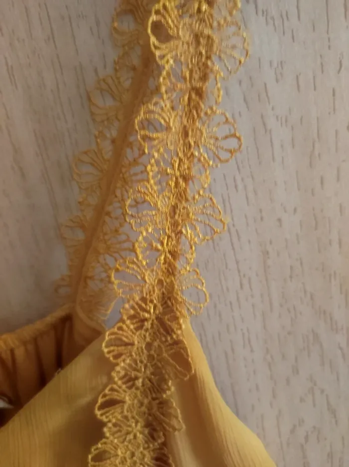 Robe jaune moutarde a bretelles - photo numéro 5