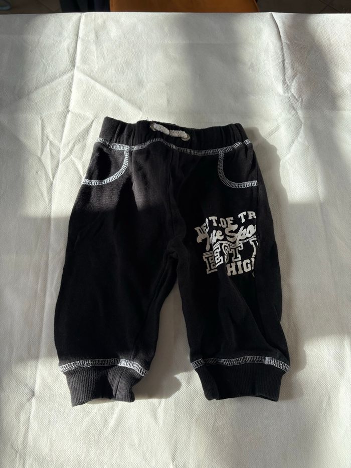 Pantalons 6 mois - photo numéro 3