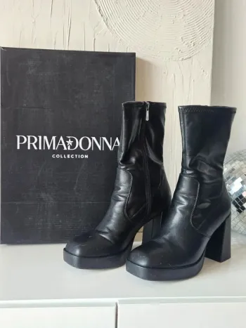 Bottines noir à plate-forme avec talons carré Primadonna taille 39