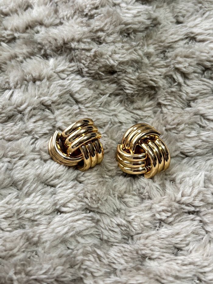 Boucles d oreilles dorées - photo numéro 4