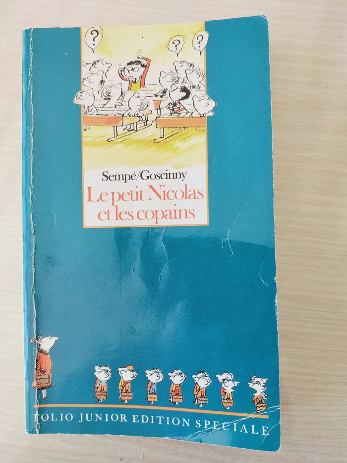 Livre : Le petit Nicolas et les copains - Sempé Goscinny - photo numéro 1