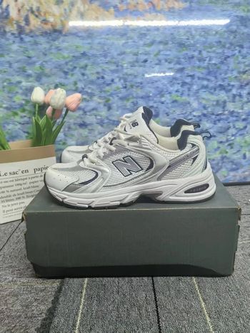 New Balance 530 White Silver Navy
37.5