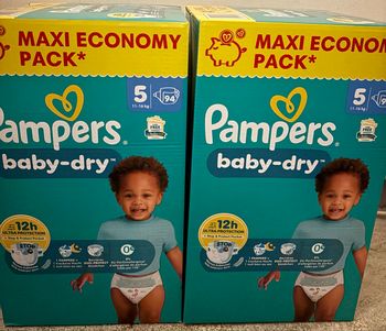 2 cartons couches Pampers taille 5 neuf 