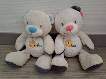Lot de 2 peluches Arthur et Lola 