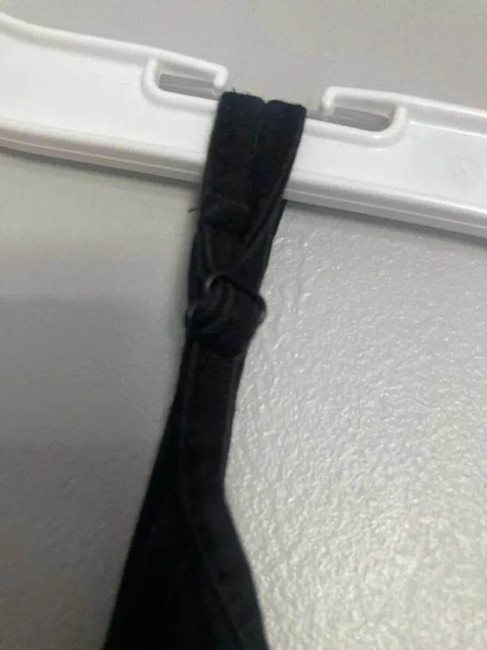 Robe noire fluide H&M – Taille L – bretelles réglables, décolleté V - photo numéro 4