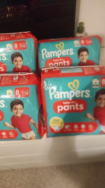 4 paquet Pampers taille 8