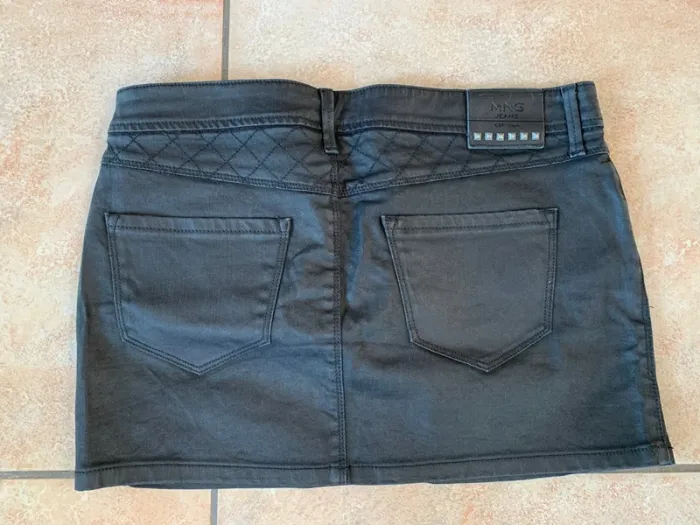 Mini Jupe Mango T 38 en coton enduit noire - photo numéro 2